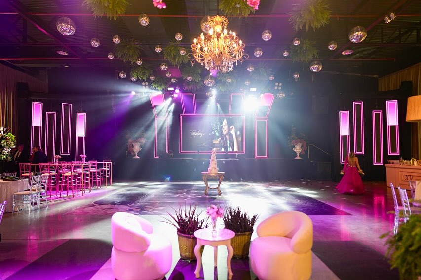 Decoração de festa de aniversário de 15 anos