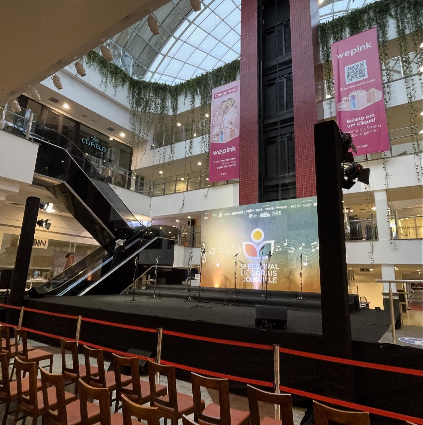 Instituições e Shoppings - Galeria 12